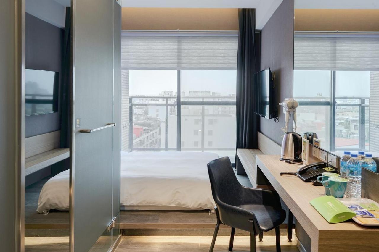 Kiwi Share Hotel Zhongli Exterior photo